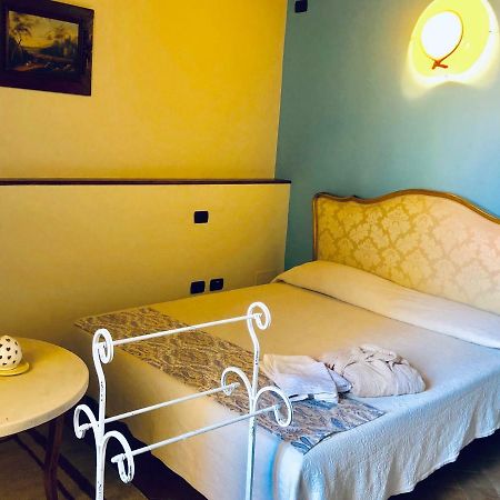Delicious Santa Croce Apartment Lucca Bagian luar foto