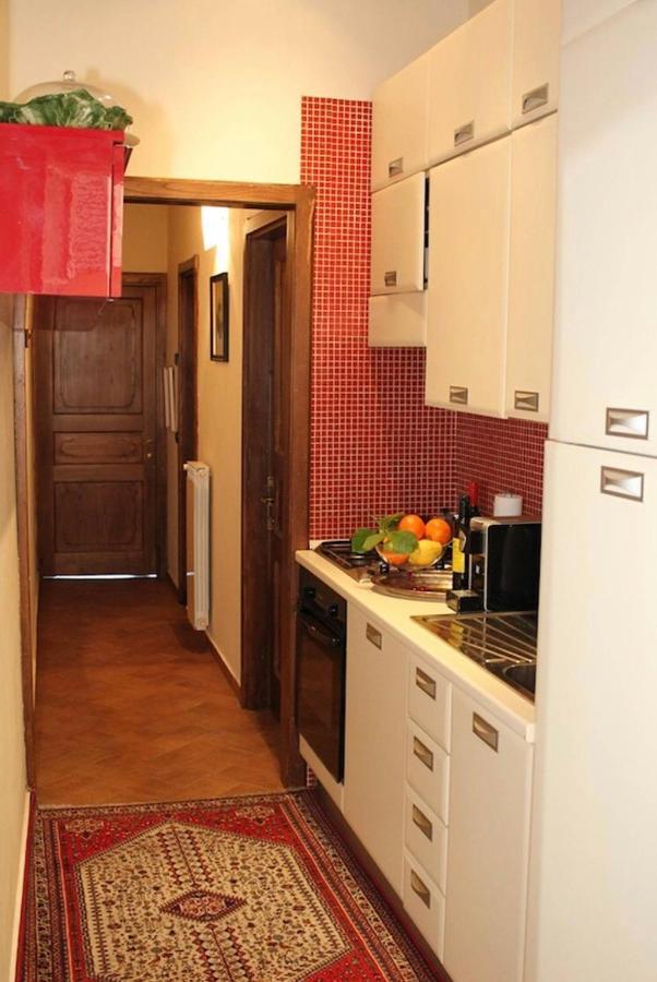 Delicious Santa Croce Apartment Lucca Bagian luar foto